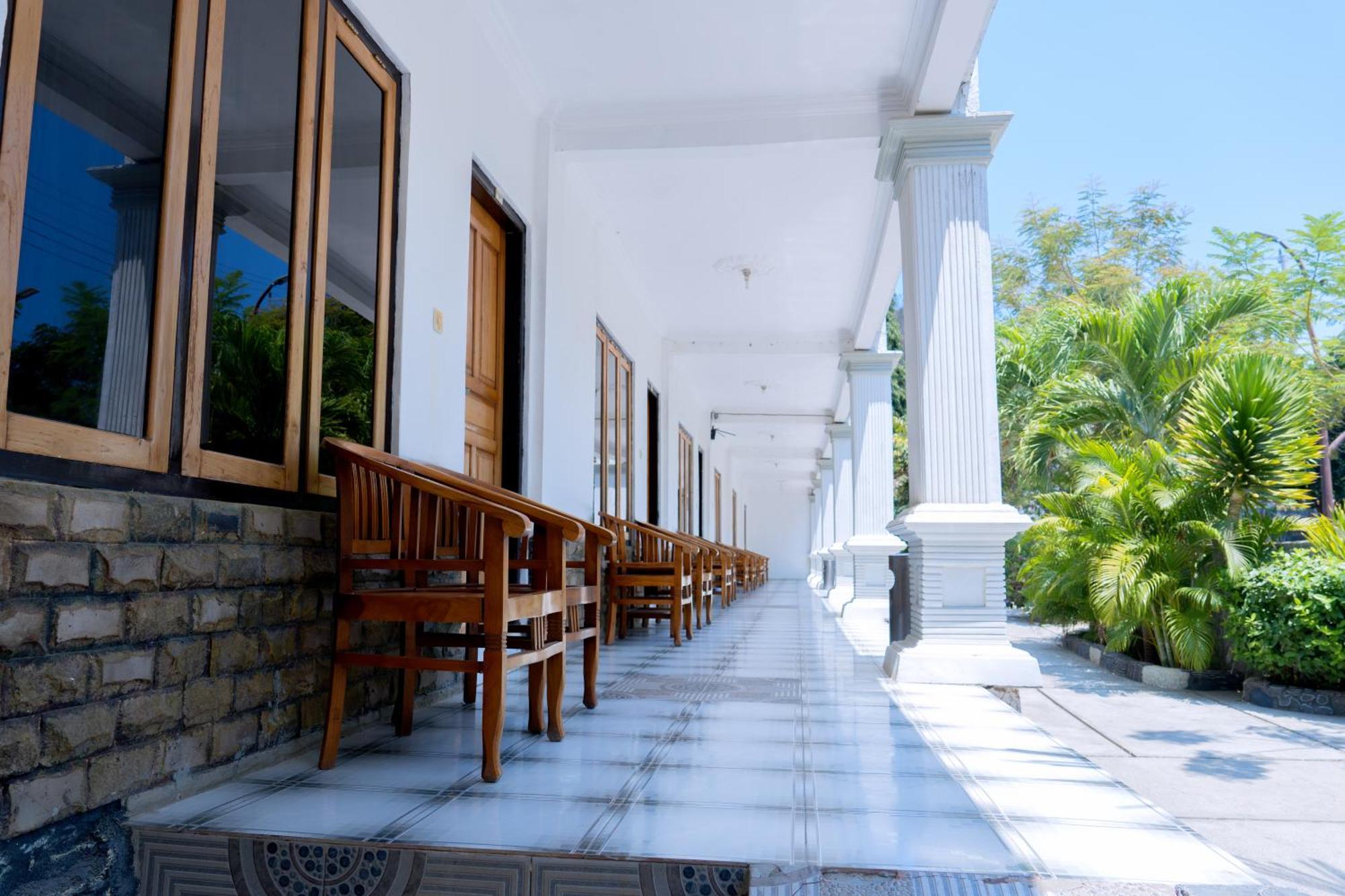 Hotel Green Prundi Labuan Bajo Exterior foto